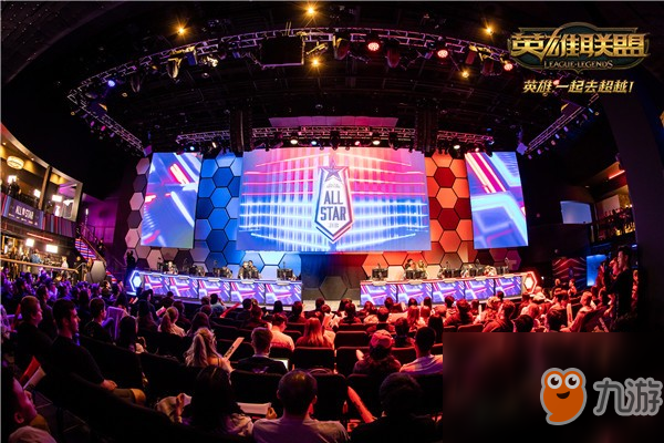 【美图特别版】LPL战队“国风限定皮肤”正式解锁，这些选手的汉服你打几分？